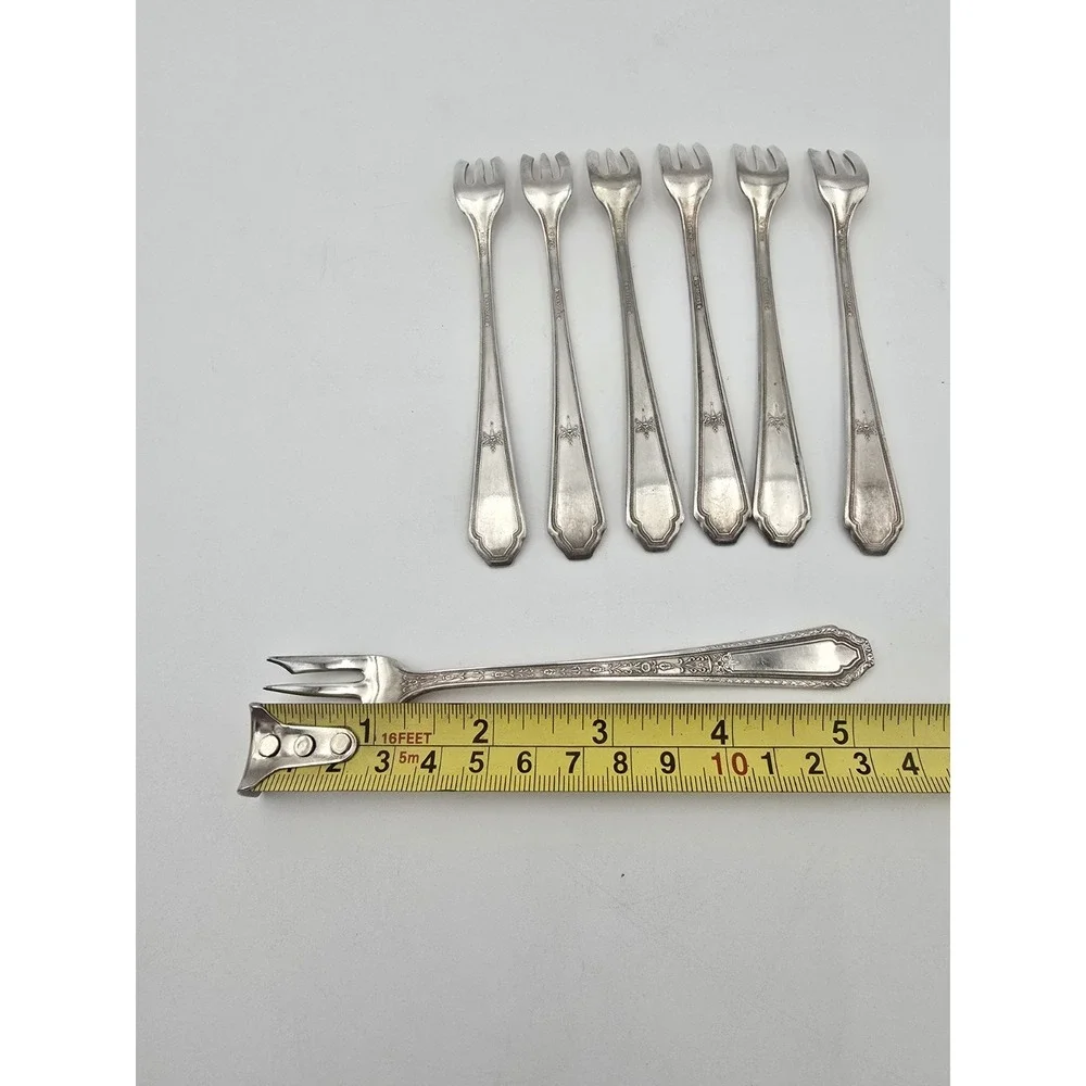 Vintage Wm Rogers IS Chalfonte Silverplate Cocktail Forks Set Of 7 International